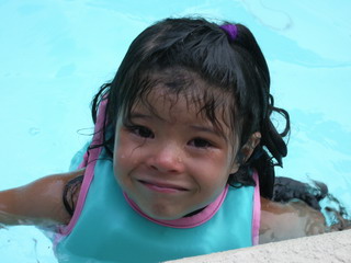 kyoko in the pool 7-9-07.jpg